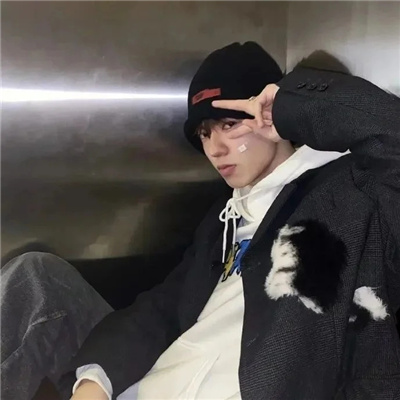 姓张可爱男生网名大全两个字