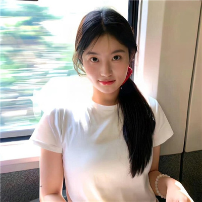 辞字网名女生霸气二字