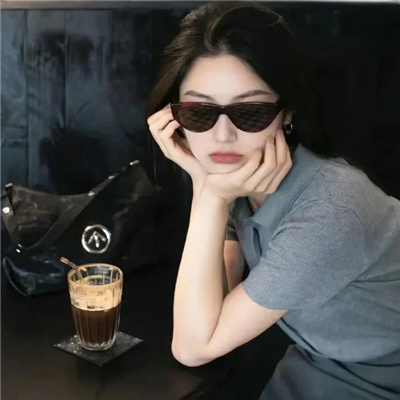 女生崩溃网名搞笑霸气