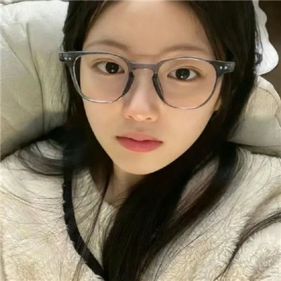 明亲吻女生网名干净阳光